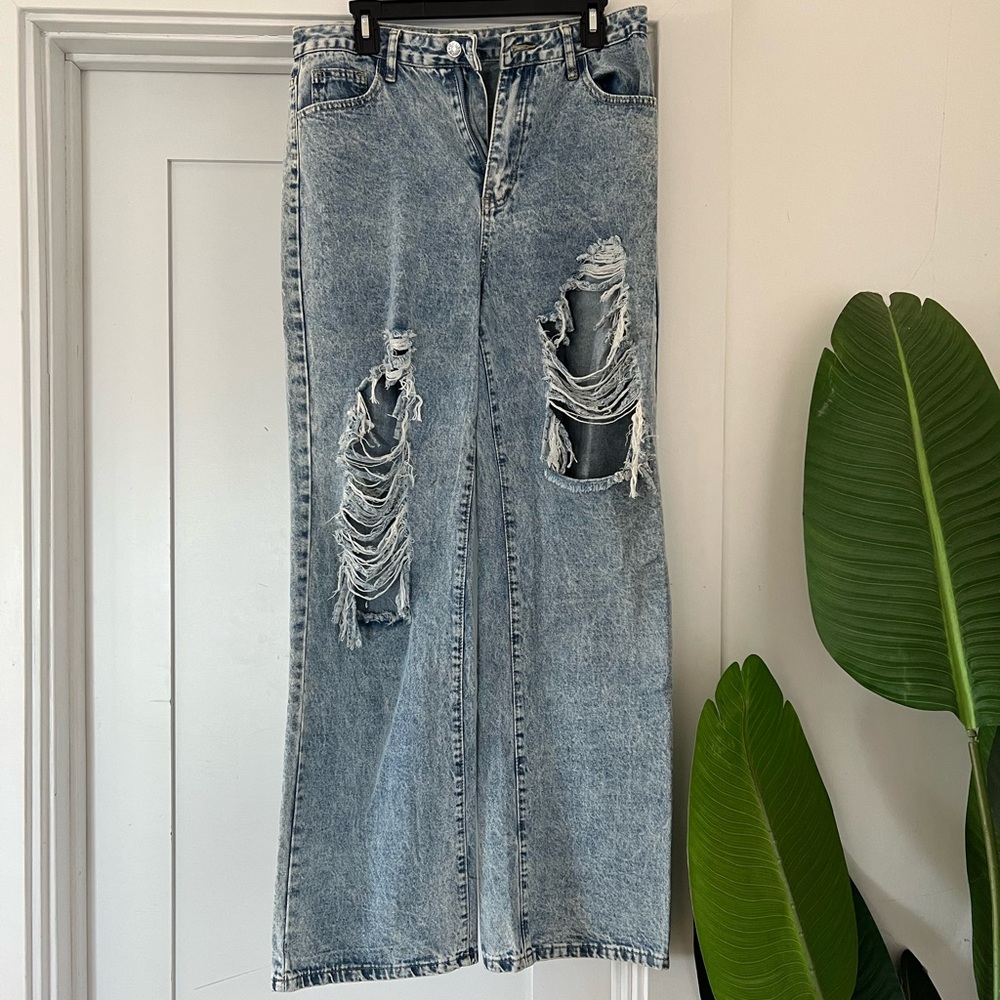 Shein Jeans | High-rise Distressed Baggy Jeans
Size: L